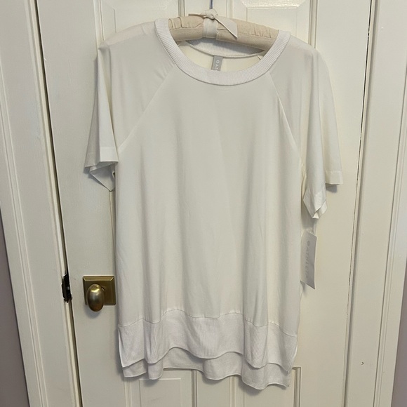 NWT Athleta Zephyr Tee - Sz M - Picture 3 of 10